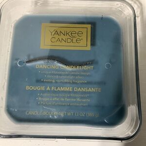 Warm Lux Cashmere Large dish Yankee Dancing Candle